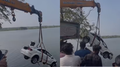 പൊന്നാനി കർമ്മറോഡിൽ കാർ പുഴയിലേക്ക് മറിഞ്ഞു; സിസിടിവി ദൃശ്യങ്ങൾ പുറത്ത്, കാറിലുണ്ടായിരുന്നവർ രക്ഷപ്പെട്ടു