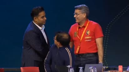 ಐಪಿಎಲ್ ಹರಾಜಿನಲ್ಲಿ ಆರ್ಸಿಬಿ-ಮುಂಬೈ ಮಾಲೀಕರ ಒಳ ಒಪ್ಪಂದ? ಫ್ರಾಂಚೈಸಿ ಮೇಲೆ ಬೆಂಗಳೂರು ಫ್ಯಾನ್ಸ್ ಆಕ್ರೋಶ