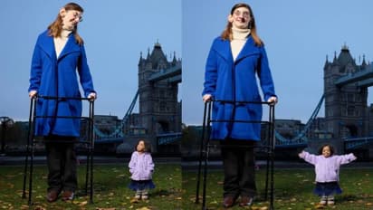 ലോകം സാക്ഷ്യം വഹിച്ചു ആ അപൂർവമുഹൂർത്തത്തിന്, ലോകത്തിലെ ഏറ്റവും ഉയരം കൂടിയ സ്ത്രീയും കുറഞ്ഞ സ്ത്രീയും കണ്ടപ്പോൾ