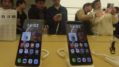 'പോ അങ്ങോട്ട്'... ഒരു ഫോണിലെ ഫോട്ടോ ആംഗ്യം വഴി മറ്റൊരു ഫോണിലേക്ക് എടുത്തിടാം! ഫീച്ചറുമായി വാവെയ്