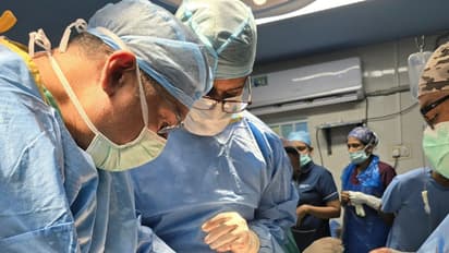 തൃശൂർ മെഡിക്കൽ കോളേജിൽ എത്തിയത് ഇടത് തോളെല്ലിന് താഴെ ആഴത്തിൽ കുത്തേറ്റ്, അതിസങ്കീര്‍ണ ശസ്ത്രക്രിയയിൽ പുതുജീവൻ