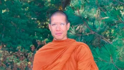 40,000 करोड़ की संपत्ति छोड़कर सन्यासी बन गया बिजनेसमैन का बेटा