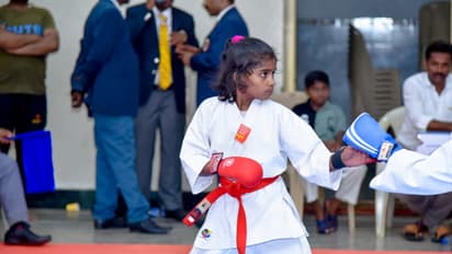 அகில இந்திய கராத்தே போட்டி! அசத்தும் பள்ளி மாணவி!  இதுவரை 27 பதக்கங்கள் வென்று சாதனை!