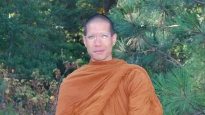 പിതാവിന്‍റെ  40,000 കോടിയുടെ സാമ്രാജ്യമുപേക്ഷിച്ച് 18 -ാം വയസ്സിൽ സന്യാസിയായ യുവാവ്, ആരാണ് സിരിപന്യോ? 