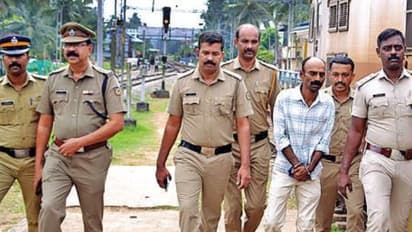 മോഷണം നടത്തി കോഴിക്കോടേക്ക് കടക്കും, പിന്നീട് ധൂർത്ത് ജീവിതം; തൃശൂരുകാരുടെ ഉറക്കം കെടുത്തിയ മോഷ്ടാവ് പിടിയിൽ