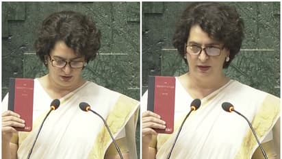 കേരളീയ വേഷത്തിൽ പ്രിയങ്ക പാർലമെന്റിൽ, ഭരണഘടന ഉയർത്തിപ്പിടിച്ച് വയനാട് എംപിയായി സത്യപ്രതിജ്ഞ 