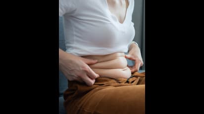 உட்கார்ந்து கொண்டே வேலை செய்பவர்கள் இதை சாப்பிட்டால்; ஈஸியா தொப்பையை குறைக்கலாம்!