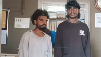 പരശുറാം എക്സ്പ്രസിൽ മദ്യപിച്ച് ബഹളമുണ്ടാക്കി യുവാക്കൾ; യാത്രക്കാരനെ ആക്രമിച്ചു, പ്രതികൾ പിടിയിൽ