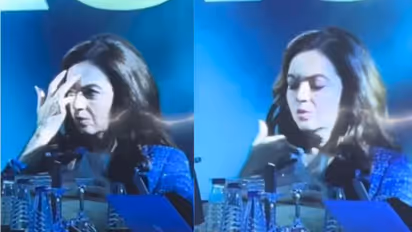 ಏನೋ ಮಂತ್ರ ಹೇಳ್ಕೊಂಡು ಐಪಿಎಲ್ ಬಿಡ್ ಮಾಡಿದ ಮುಂಬೈ ಇಂಡಿಯನ್ಸ್ ಓನರ್ ನೀತಾ ಅಂಬಾನಿ!