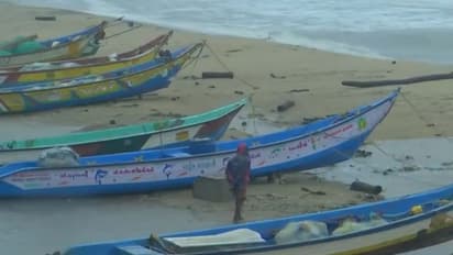 फेंगल चक्रीवादळ: पुडुचेरी, तामिळनाडू; ४ मृत