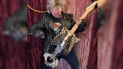 അമ്മാവൻ മരിച്ചത് 28 -ാം വയസ്സിൽ, അസ്ഥികൂടമുപയോഗിച്ച് ഗിത്താർ നിർമ്മിച്ച് 'മിഡ്നൈറ്റ് പ്രിൻസ്'