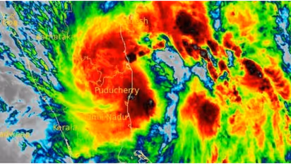 3 மணி நேரமாக நகராமல் இருக்கும் ஃபெஞ்சல் புயல்.! மயிலம், புதுவையை புரட்டிப்போட்ட பேய் மழை