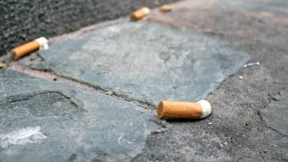 സിഗരറ്റ് വലിച്ചെറിഞ്ഞതിന് യുവതിക്ക് പിഴ, താനാ സ്ഥലത്ത് പോയിട്ട് പതിറ്റാണ്ടുകളായെന്ന് യുവതി