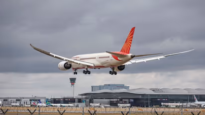 ఇకపై ఎయిర్‌ ఇండియా ఫ్లైట్స్‌లో వైఫై సేవలు.. ఇంతకీ విమానంలో వైఫై ఎలా పనిచేస్తుందో తెలుసా.? 