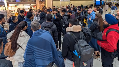 23 ಗಂಟೆ ಕುವೈತ್ನಲ್ಲಿ ಅನ್ನಾಹಾರವಿಲ್ಲದೇ ಪರದಾಟ; ಭಾರತೀಯರು ಊಟ, ತಿಂಡಿ ಸೌಲಭ್ಯಕ್ಕೆ ಅರ್ಹರಲ್ಲ ಎಂದ ಗೋ ಏರ್