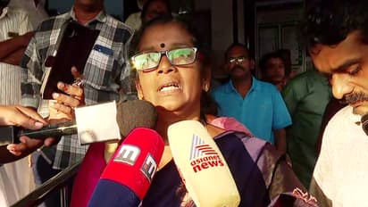 പന്തളം നഗരസഭയിൽ ബിജെപിക്ക് ഭരണം നഷ്ടം? അധ്യക്ഷയും ഉപാധ്യക്ഷയും രാജിവെച്ചു; ആഘോഷിച്ച് എൽഡിഎഫും യുഡിഎഫും