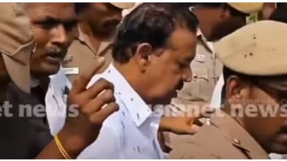 തമിഴ്നാട് മന്ത്രിക്ക് നേരേ ചെളിയെറിഞ്ഞത് ബിജെപിക്കാരെന്ന് പൊലീസ്,കേസെടുത്ത് വിഷയം വഷളാക്കേണ്ടെന്ന് ഡിഎംകെ