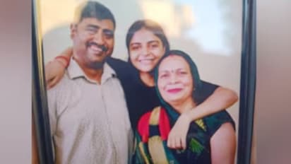 രാവിലെ നടക്കാൻ പോയ മകൻ മടങ്ങിവന്നപ്പോൾ വീട്ടിൽ അച്ഛനും അമ്മയും സഹോദരിയും കൊല്ലപ്പെട്ട നിലയിൽ