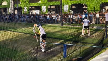 ബോഡി ഷെയ്മിംഗ്, ഓട്ടോഗ്രാഫിനായി ബഹളം, അഡ്ലെയ്ഡിൽ ഇന്ത്യൻ ടീമിന്റെ പരിശീലനം കാണുന്നതിൽ നിന്ന് ആരാധകരെ വിലക്കി