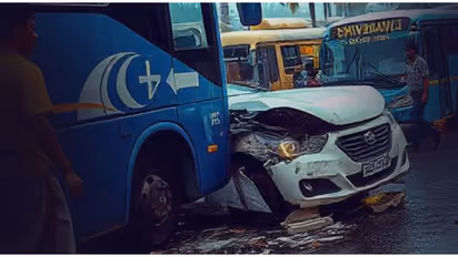 മഴയത്ത് റോഡിൽ നിന്ന് വാഹനം തെന്നിമാറും, നിയന്ത്രണം പൂർണമായും നഷ്ടമാകും; 'ഹൈഡ്രോപ്ലെയിനിങ്' വിശദീകരിച്ച് പൊലീസ്