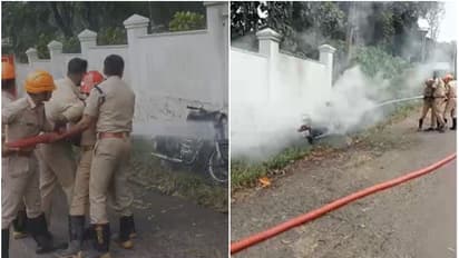 എറണാകുളം പട്ടിമറ്റത്ത് നിർത്തിയിട്ടിരുന്ന ബുള്ളറ്റിന് തീപിടിച്ചു; തീയണച്ചത് ഫയർഫോഴ്സ്