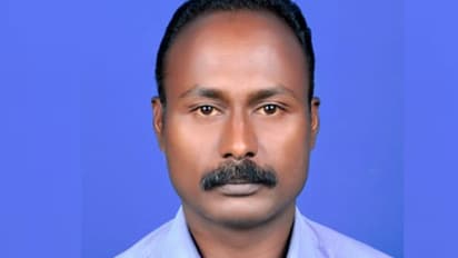 മകള്ക്ക് മരുന്നു വാങ്ങാൻ പോകവെ വഴിയിൽ അപകടം, നിയന്ത്രണം വിട്ട കാറിടിച്ച് പരിക്കേറ്റ യുവാവിന് ദാരുണാന്ത്യം