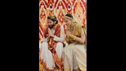 శోభిత ధూళిపాళ - నాగచైతన్య పెళ్లి ఫోటోలు చూశారా, పట్టు పంచలో చైతూ, కాంచివరం చీరలో శోభిత