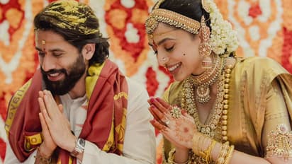 தங்க ஜரி காஞ்சிபுர பட்டில் சோபிதா - வேஷ்டி சட்டையில் சைதன்யா; பாரம்பரிய உடையில் நடந்த திருமணம்!