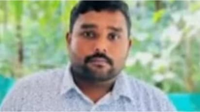 അവധിക്ക് നാട്ടിലെത്തിയ പ്രവാസി യുവാവ്, അടുത്ത ആഴ്ച ഗൾഫിലേക്ക് മടങ്ങാനിരിക്കെ ബൈക്കില് കാറിടിച്ച് മരിച്ചു