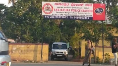 ഓടയിൽ നിന്ന് ദുർഗന്ധം വമിക്കുന്നത് കണ്ട് നാട്ടുകാർ പരിശോധിച്ചപ്പോൾ 22കാരിയുടെ മൃതദേഹം; ഭർത്താവ് അറസ്റ്റിൽ