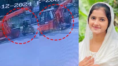 സ്കൂട്ടറിന് പിന്നിൽ ക്രെയിൻ ഇടിച്ചു, പിൻസീറ്റിലിരുന്ന വിദ്യാർത്ഥിനി മരിച്ചു, അപകടത്തിന്റെ ദൃശ്യങ്ങൾ പുറത്ത്