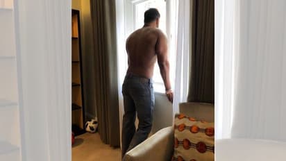 ಎರಡೇ ಗಂಟೆಯಲ್ಲಿ ನಡೆದಿತ್ತು ನಟನ ಮದುವೆ; ಹನಿಮೂನ್ನಲ್ಲಿ ಅನಾರೋಗ್ಯಕ್ಕೆ ತುತ್ತಾಗಿ ಮನೆಗೆ ಓಡೋಡಿ ಬಂದ