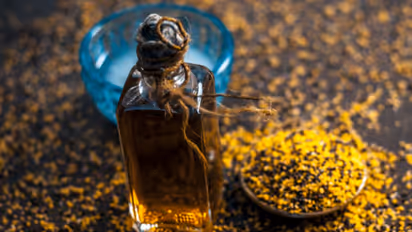 ശൈത്യകാലത്ത് ചര്മ്മത്തില് കടുകെണ്ണ പുരട്ടുന്നതിൻ്റെ ഗുണങ്ങൾ