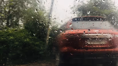 ಮಳೆ ನಂತರ ಕಾರು ಸ್ಟಾರ್ಟ್ ಆಗೋಲ್ವಾ?  ಸಿಂಪಲ್ ಸಲ್ಯೂಷನ್ ಇಲ್ಲಿದೆ!