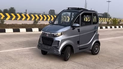 ముగ్గురు హాయిగా ప్రయాణించడానికి బుల్లి ఎలక్ట్రిక్ కారు ఇదిగో