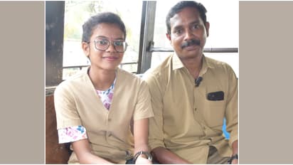 കുട്ടിക്കാലം തൊട്ട് ബസുകളോടിഷ്ടം; അച്ഛൻ ഓടിക്കുന്ന ബസിൽ കണ്ടക്ടറായി എംകോം വിദ്യാർത്ഥിനി അനന്തലക്ഷ്മി