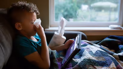 Parenting tips: বাচ্চাদের হোম সিকনেস-  ঘর-কুনো শিশুর লক্ষণ, কারণ ও প্রতিকার