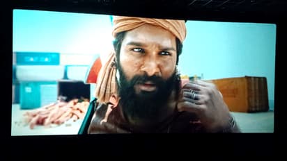 ഇടവേളയ്ക്ക് തൊട്ടുമുന്‍പ് എൻഡ് ക്രെഡിറ്റ്സ്! ഞെട്ടി ജനം, 'പുഷ്‍പ 2' രണ്ടാം പകുതി ആദ്യം പ്ലേ ചെയ്‍ത് തിയറ്റർ