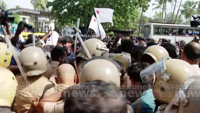 Kerala: Clashes during SFI protest over nursing student's suicide attempt in Kanhangad