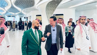 അറബി, ചൈനീസ്, ഇംഗ്ലീഷ്, ഫ്രഞ്ച്, ജർമൻ; റിയാദ് മെട്രോ യാത്രക്കാരെ സഹായിക്കാൻ ബഹുഭാഷ ഗൈഡുകൾ