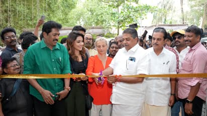 സിനിമാ പ്രേമികളുടെ വണ്ടികള്‍ പുറപ്പെട്ടുതുടങ്ങി; അന്താരാഷ്ട്ര ചലച്ചിത്രമേളയ്‌ക്കൊരുങ്ങി തിരുവനന്തപുരം 