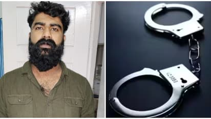 യുവാവിനെ സംഘം ചേര്‍ന്ന് ക്രൂരമായി മര്‍ദ്ദിച്ച കേസ്; ഒളിവിൽ പോയ പ്രതിയെ വീട് വളഞ്ഞ് പിടികൂടി പൊലീസ്