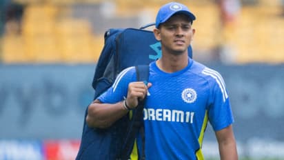 ഹോട്ടലില് നിന്ന് ഇറങ്ങാന് താമസിച്ച യശസ്വി ജയ്സ്വാളിനെ കൂട്ടാതെ ഇന്ത്യൻ ടീം വിമാനത്താവളത്തിലേക്ക് പോയി