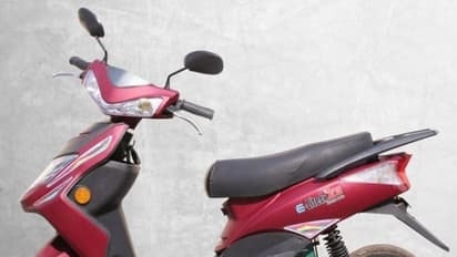 வெறும் ரூ.32 ஆயிரத்தில் லேடீஸ்க்கு ஏற்ற எலக்ட்ரிக் ஸ்கூட்டர்: Avon E Lite