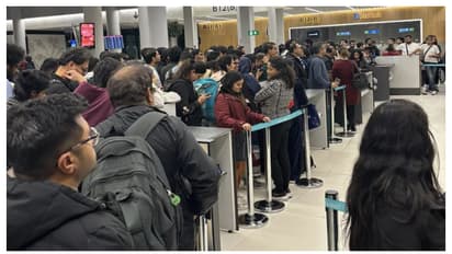 400ഓളം ഇന്ത്യൻ യാത്രക്കാർ തുർക്കി വിമാനത്താവളത്തിൽ കുടുങ്ങി, ഭക്ഷണവും താമസവുമില്ല; ഇൻഡി​ഗോ തിരിഞ്ഞുനോക്കിയില്ല