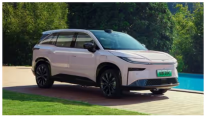 ഗർഭിണിയുടെ കാർ സോഫ്റ്റ്‍വെയർ അപ്ഡേറ്റായി; പിന്നാലെ വണ്ടി ഓഫായി, ഒടുവിൽ നടന്ന് ആശുപത്രിയിലേക്ക് 