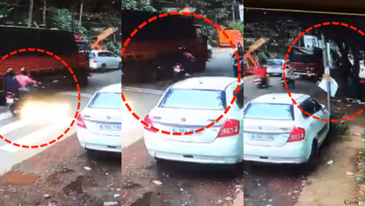 കോഴിക്കോട് ലോറി ബൈക്കിലിടിച്ച് യുവതിക്ക് ദാരുണാന്ത്യം; അപകടം ലോറിയെ മറികടക്കാൻ ശ്രമിക്കുന്നതിനിടെ