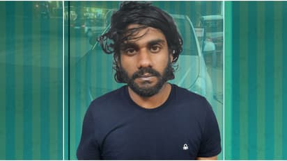 വീണ്ടും കൂട്ടുപുഴ ചെക്ക് പോസ്റ്റ്, മാഹി സ്വദേശി എത്തിയ കാർ തടഞ്ഞ് എക്സൈസ് സംഘം; പിടിച്ചത് 79 ഗ്രാം എംഡിഎംഎ