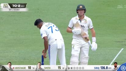 സിറാജുമായി കോർത്ത് ലാബുഷെയ്ൻ, സിറാജ് മാറ്റിയ ബെയിൽസെടുത്ത് വീണ്ടും മാറ്റി; പിന്നാലെ നിതീഷിന്റെ പന്തിൽ പുറത്ത്