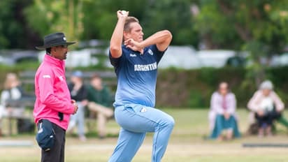 ടി20 ക്രിക്കറ്റിൽ 'ഡബിള് ഹാട്രിക്കു'മായി അർജന്റീന പേസർ ലോക റെക്കോര്ഡിനൊപ്പം; എന്നിട്ടും അർജന്റീനക്ക് തോൽവി